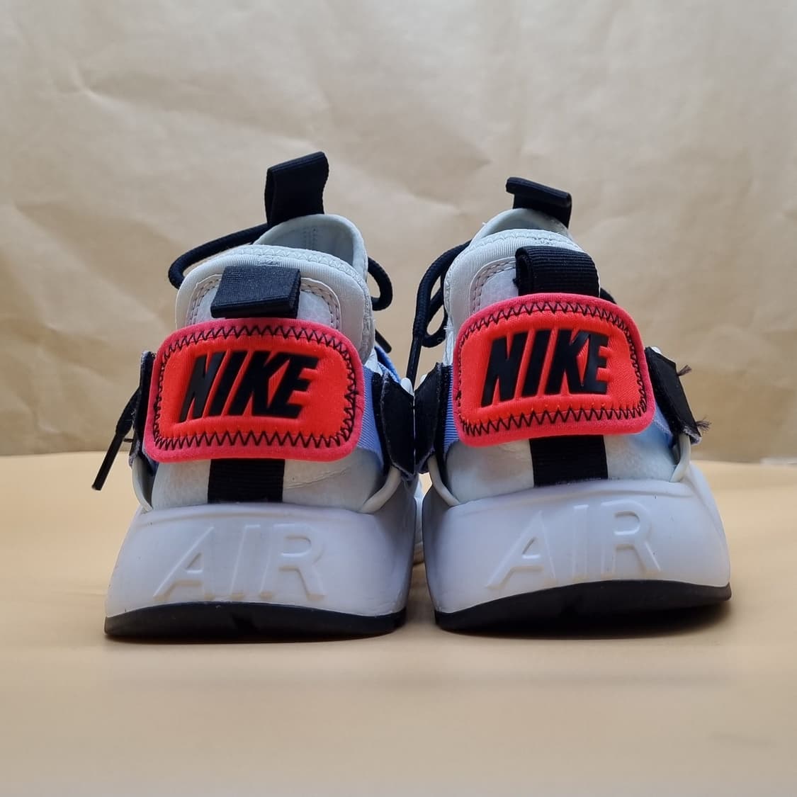 나이키 에어허라취 시티로우 여성운동화240. 상품이미지4