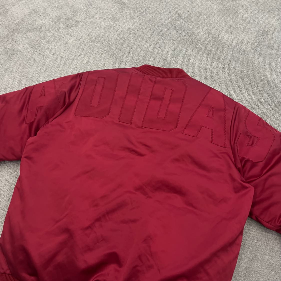 85 아디다스 레드 봄버 자켓 상품이미지3