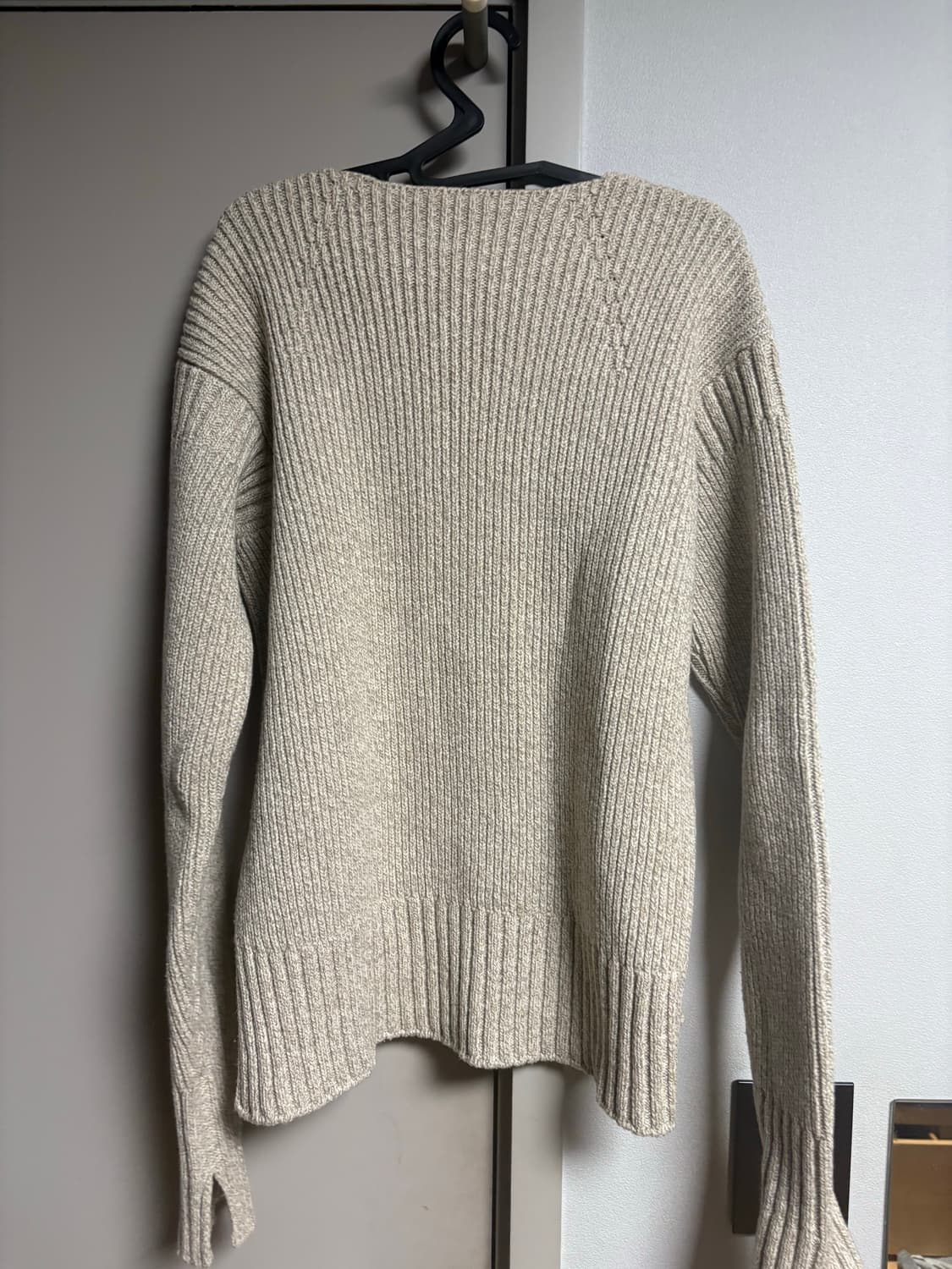 자크뮈스 절개 디테일 니트 상품이미지2