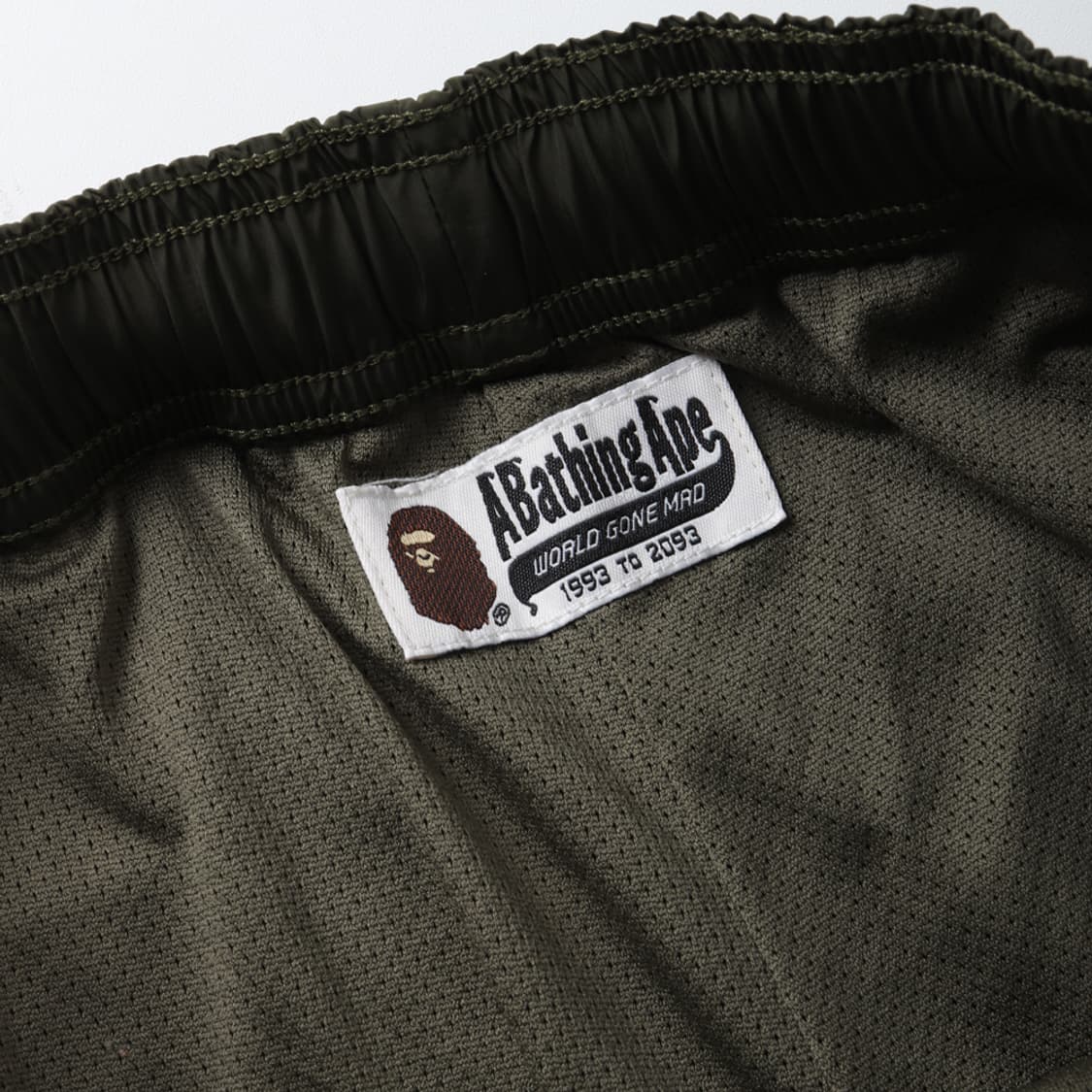 A BATHING APE College Beach Shorts 상품이미지8