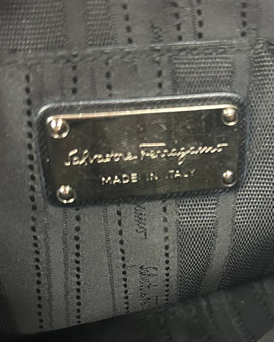 페라가모 은장 간치니 미니백 상품이미지5