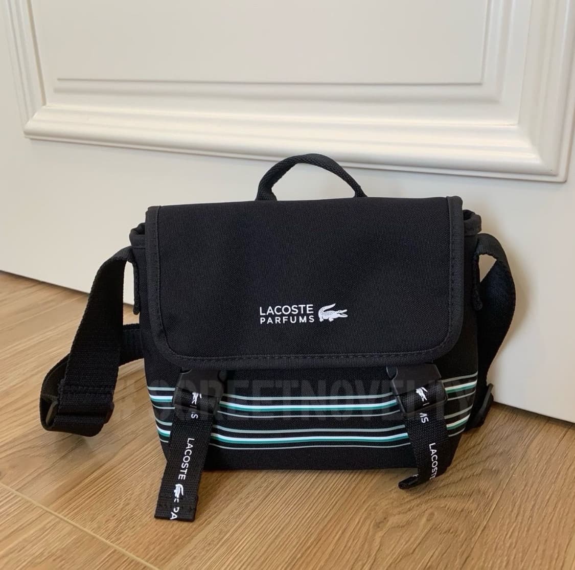  라코스테 퍼퓸 크로스바디백 메신저백 블랙 상품이미지5