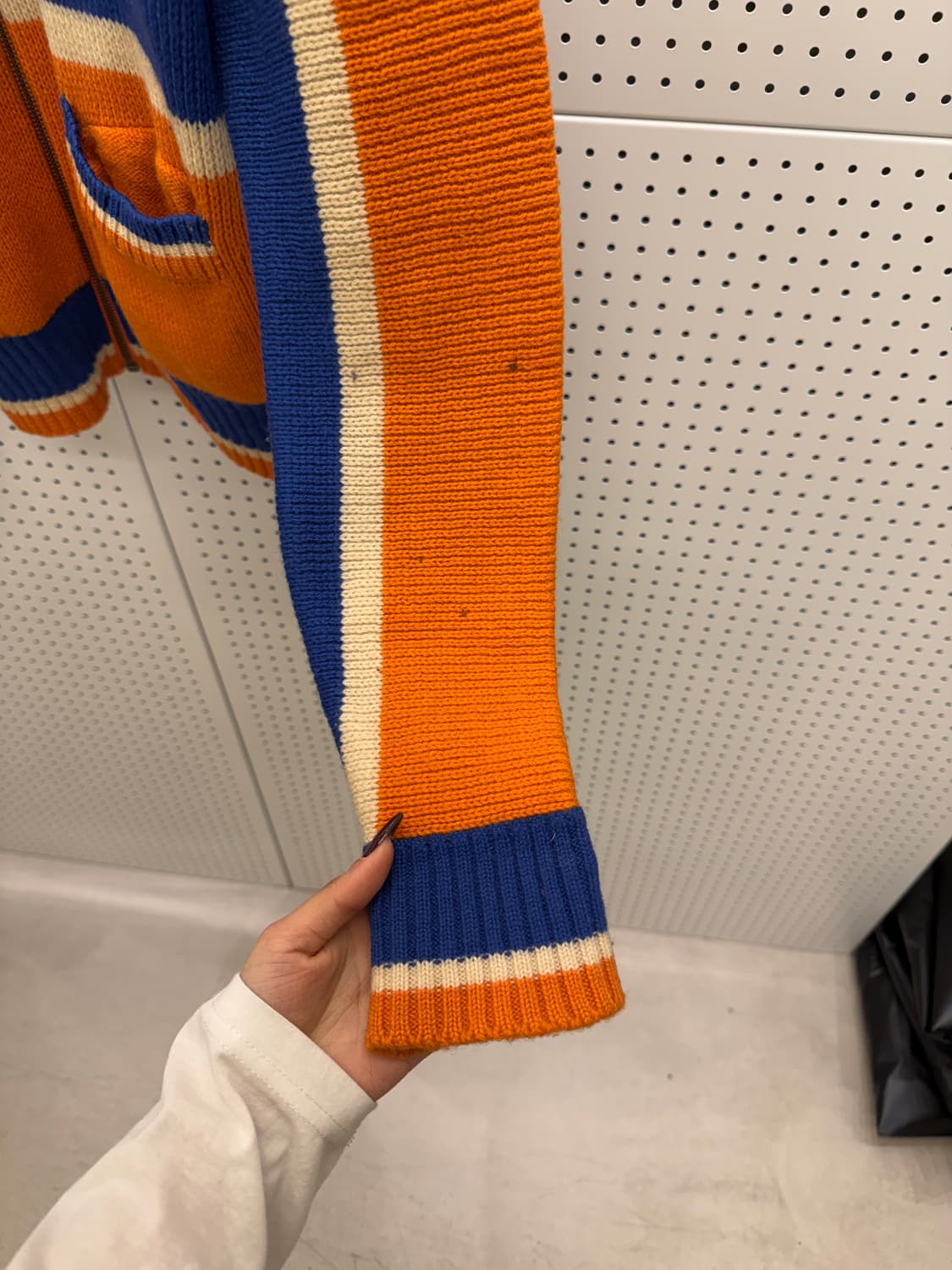 루니툰즈 캐릭터 니트 집업 가디건 U1124 상품이미지4