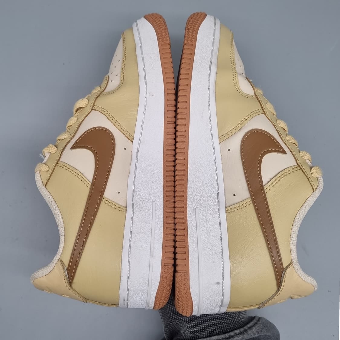 나이키 에어포스1 에일브라운 운동화225 상품이미지5