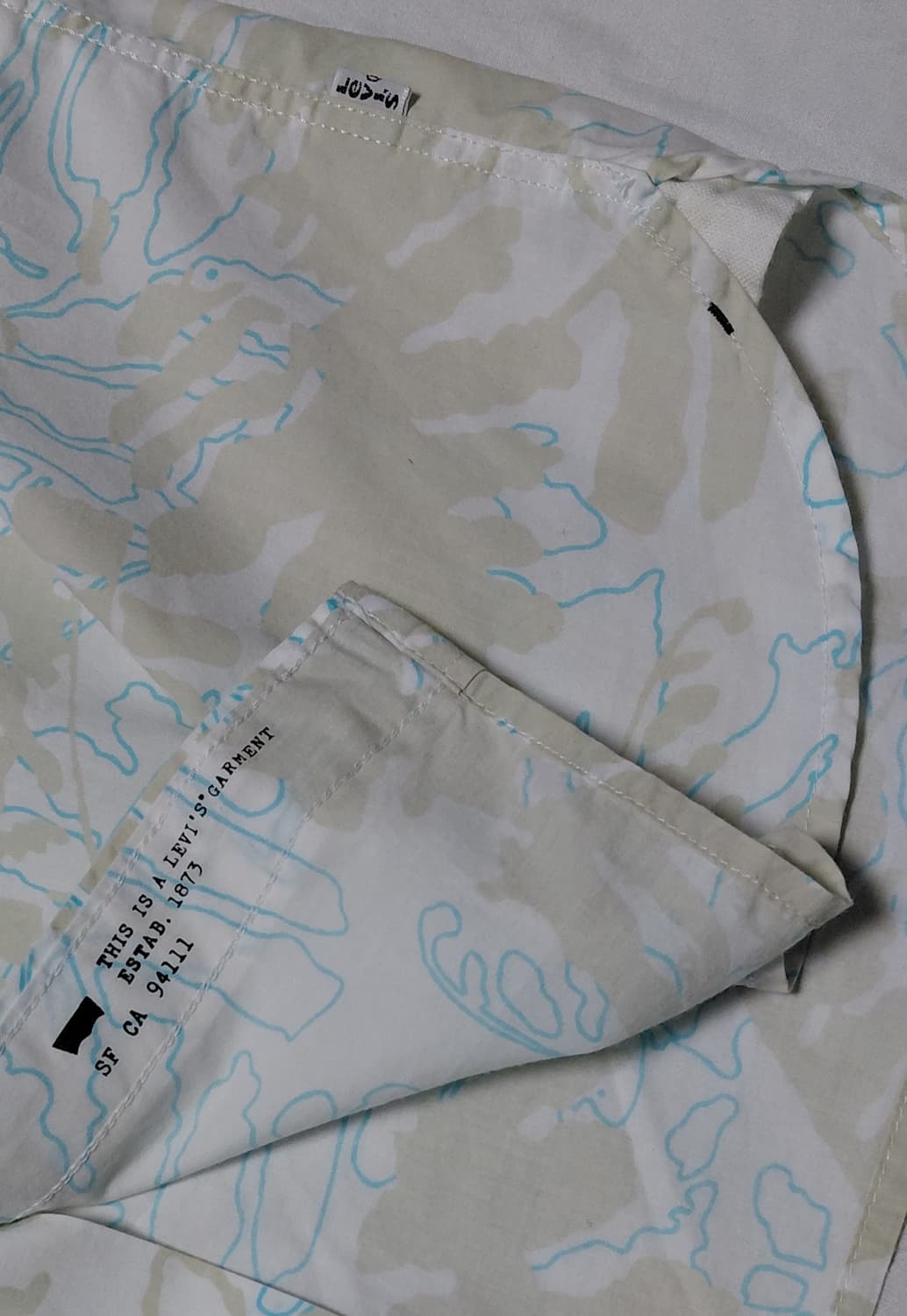 [M] 리바이스 스탠다드핏 리프 패턴 반팔 셔츠 (상태 최상) 상품이미지5