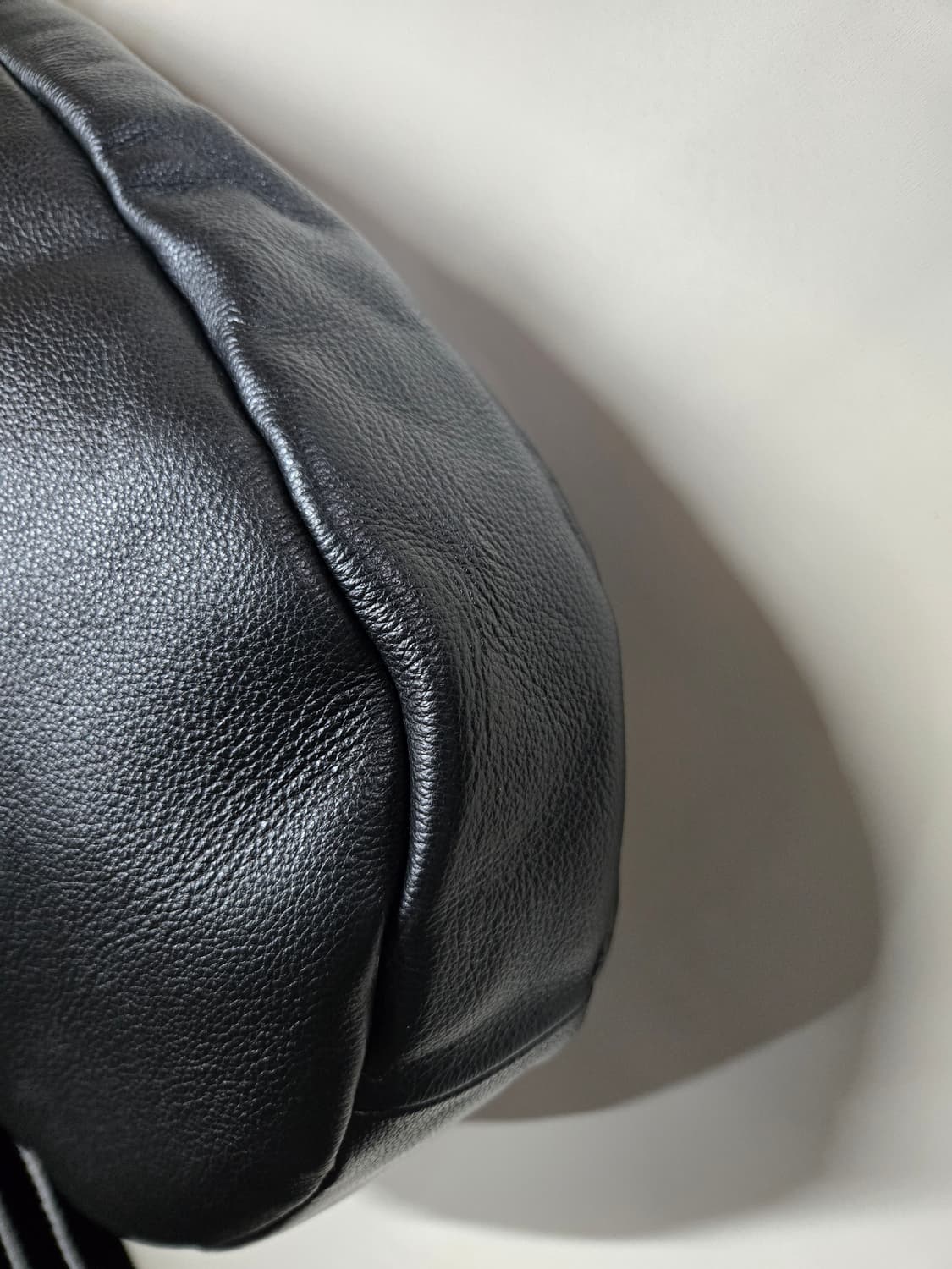 베라왕 블랙 가죽 숄더백 상품이미지3