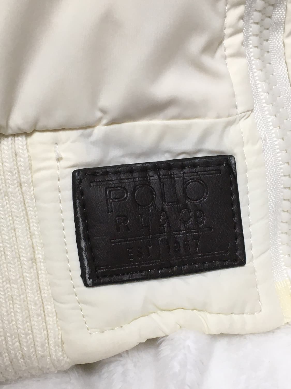 폴로 빅포니 브리튼 크림 패딩 상품이미지3