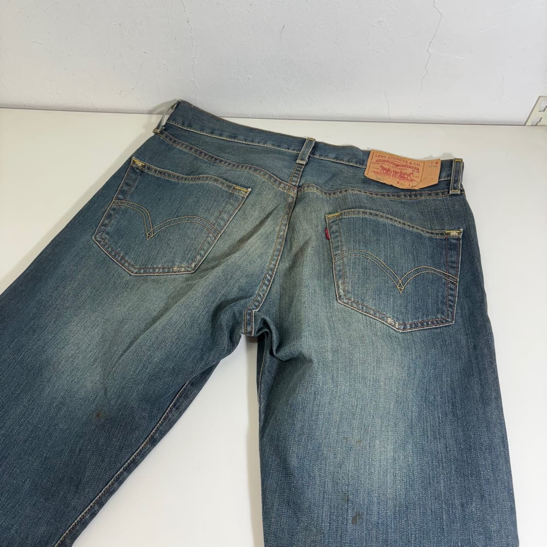 L 리바이스501 레귤러핏 중청워시드 청바지 상품이미지1