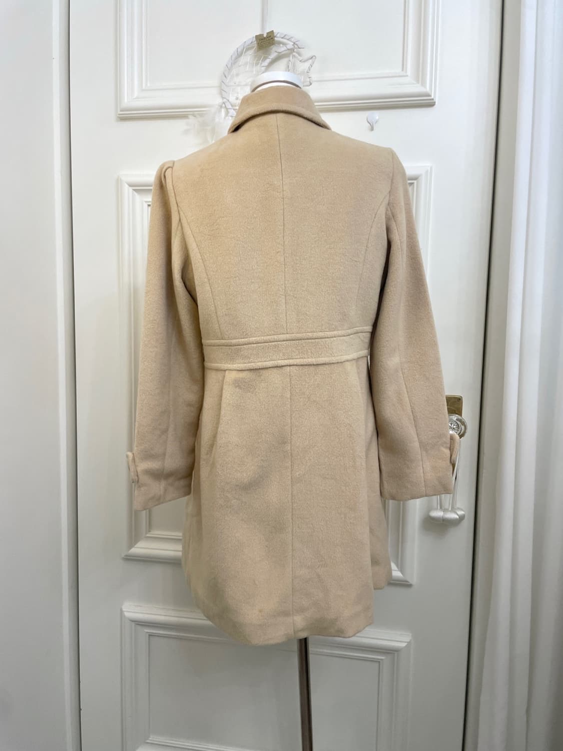 beige lovely puff pleats coat(size-38) 상품이미지3