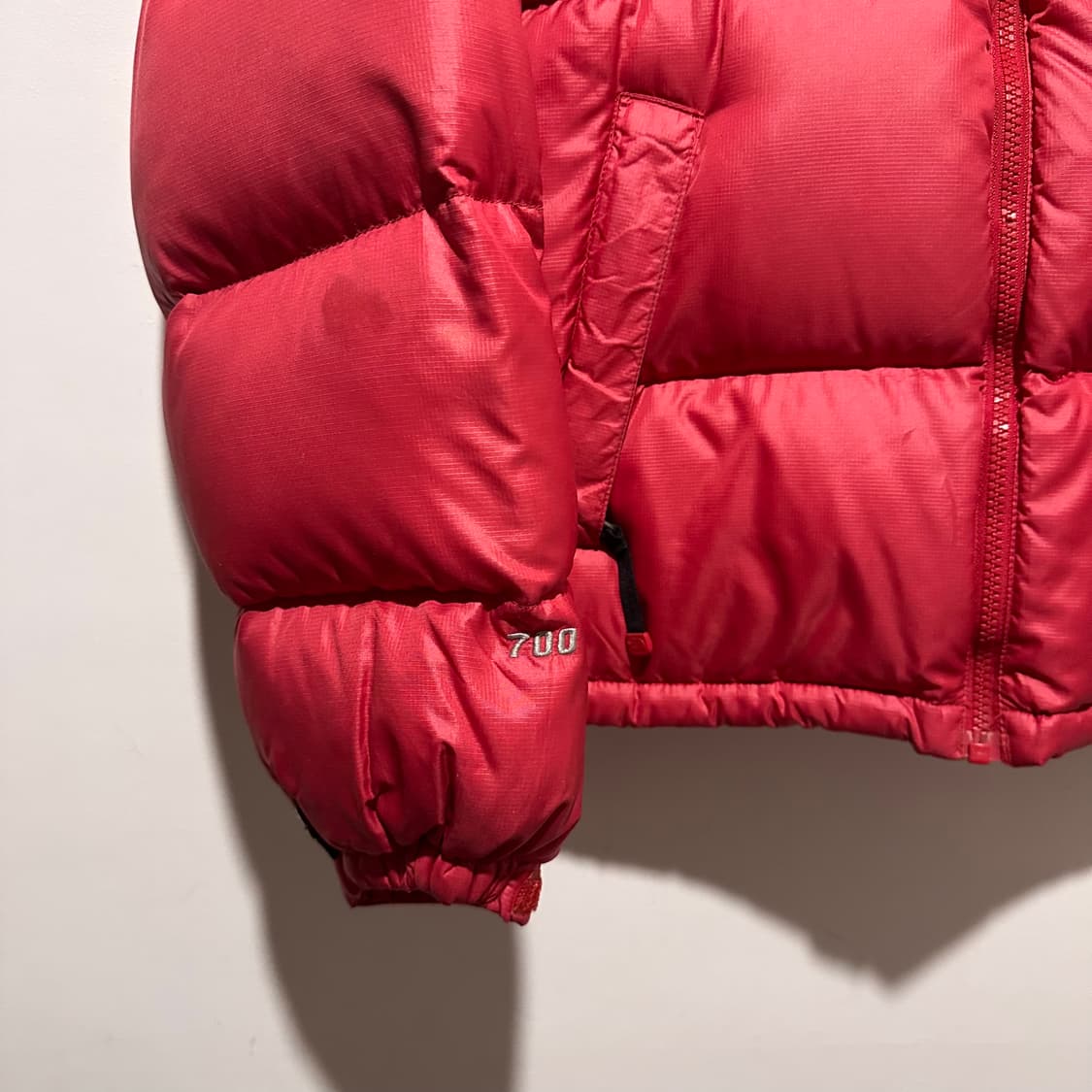 노스페이스 눕시 700 레드 패딩  상품이미지4