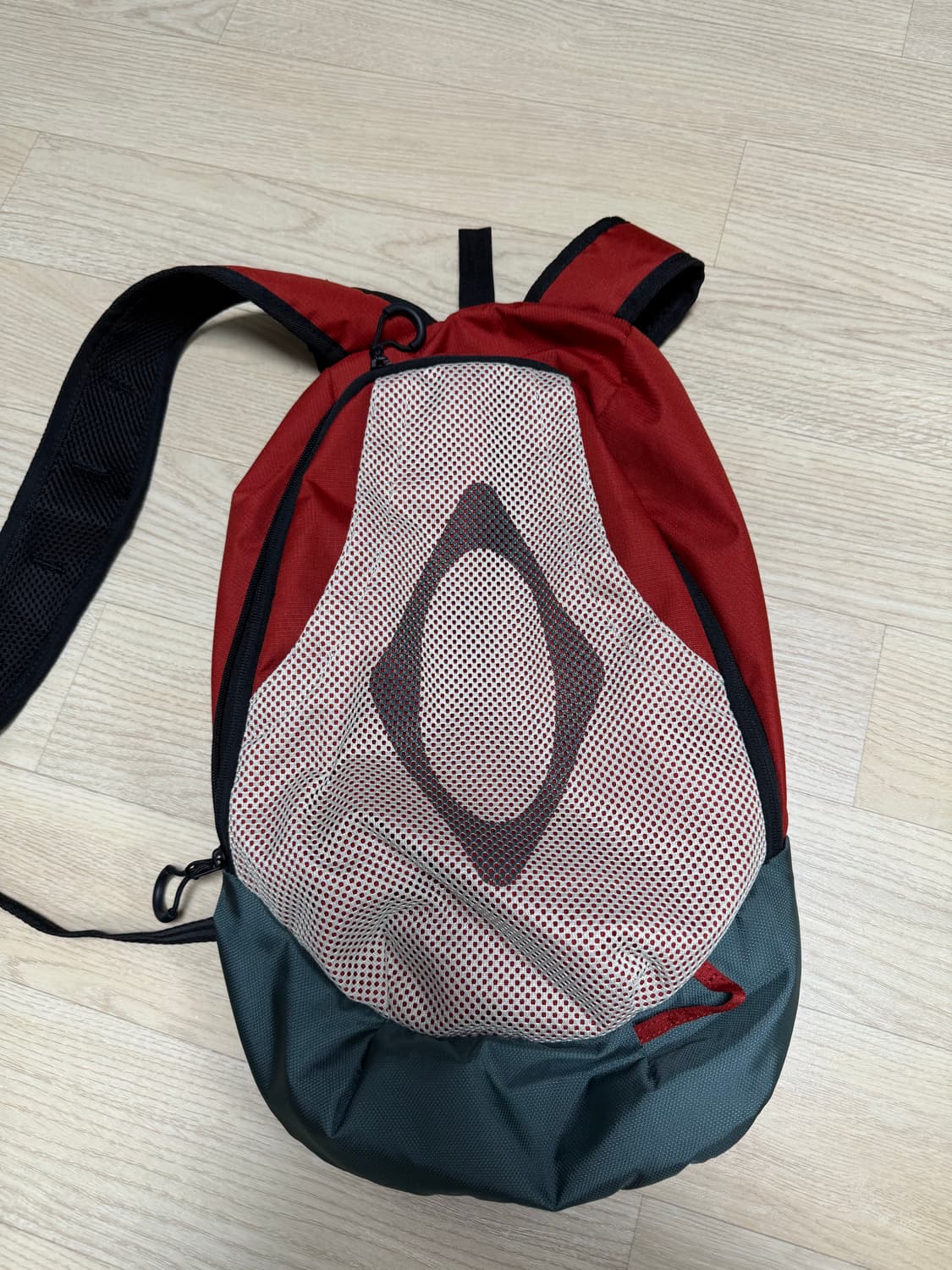 미스치프 롬버스 메쉬 백팩 베이지 레드 상품이미지2