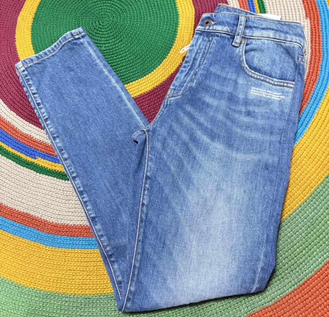 Off -White오프화이트 슬림진중청팬츠

 상품이미지1