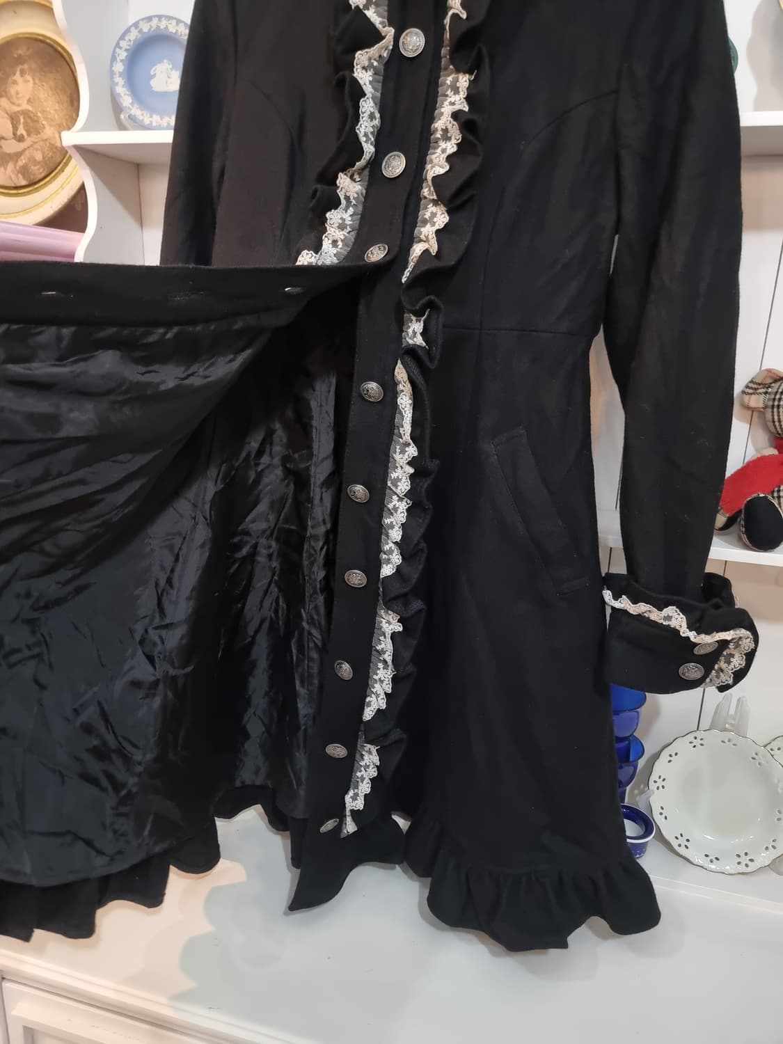 PUTUMAYO(푸투마요) 블랙 고딕 로맨틱 레이스 프릴 롱코트 상품이미지7