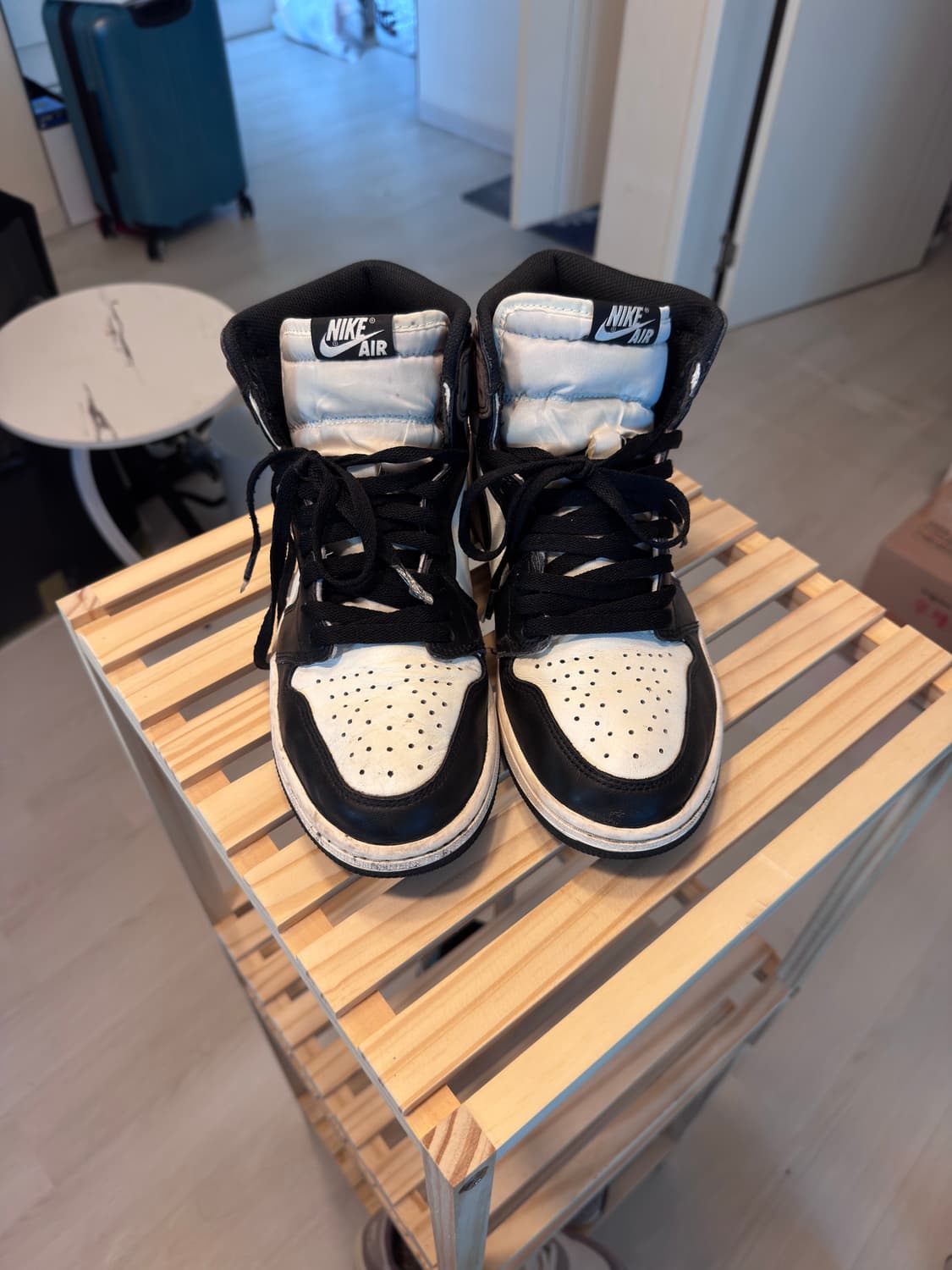 나이키 에어 조던 1 레트로 하이 OG 다크 모카 상품이미지1