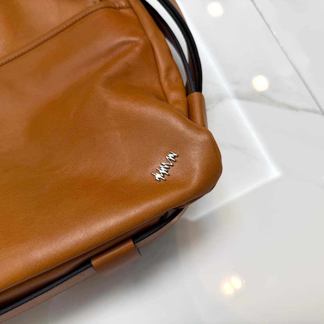 아더에러 브리드 메신저 백 카멜 상품이미지5