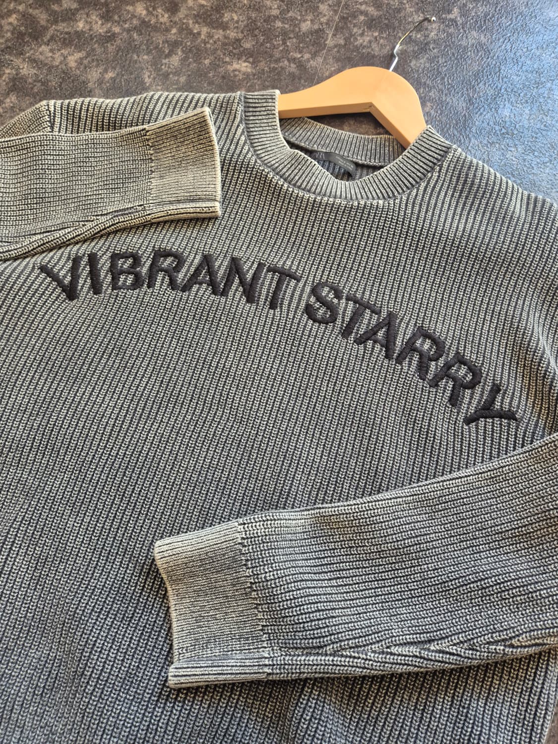 ZARA 워싱 텍스트 자수 스웨터 S  95(55 ) 상품이미지10