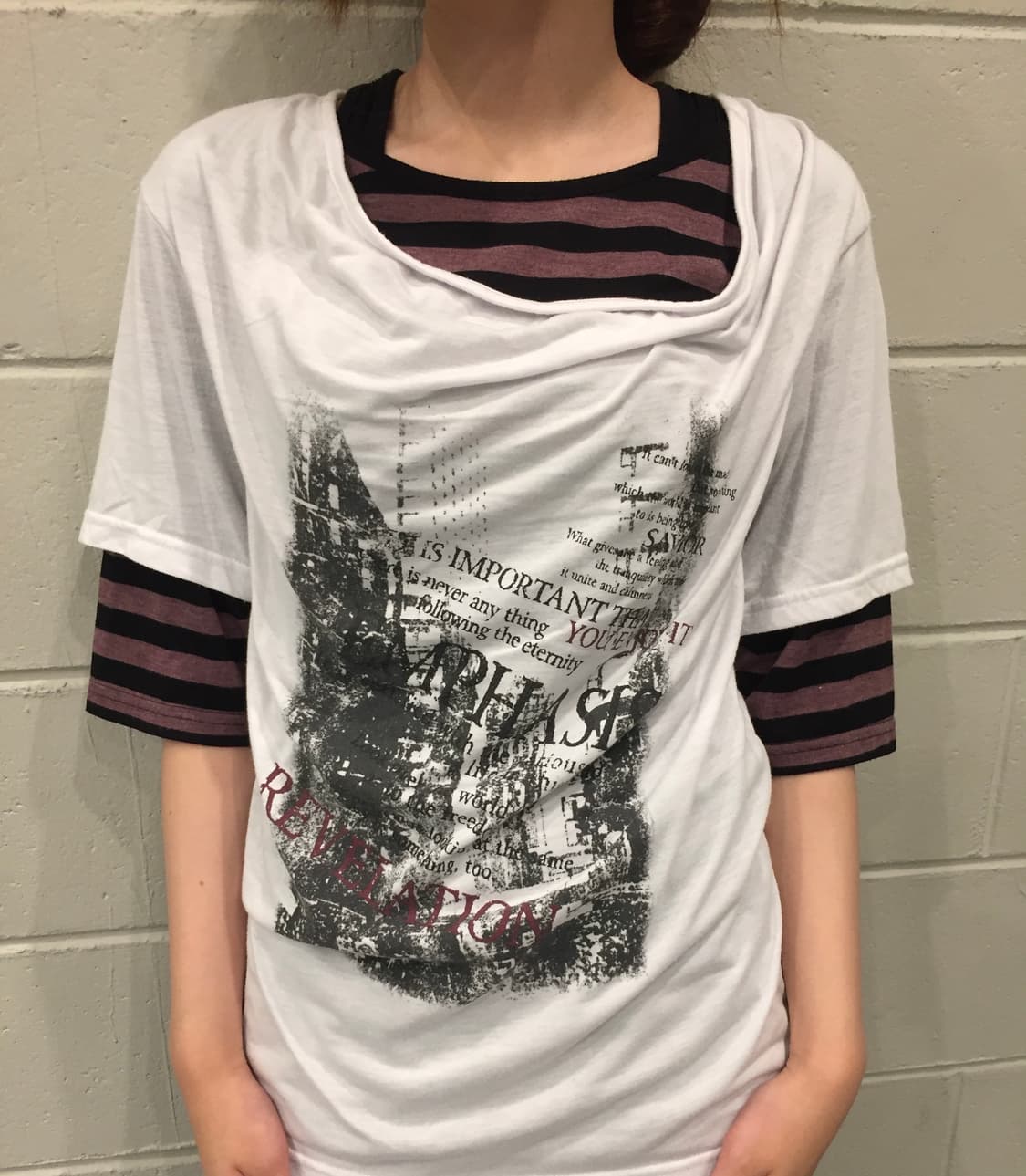 Layered Stripe Sleeve Graphic T-Shirt 상품이미지2