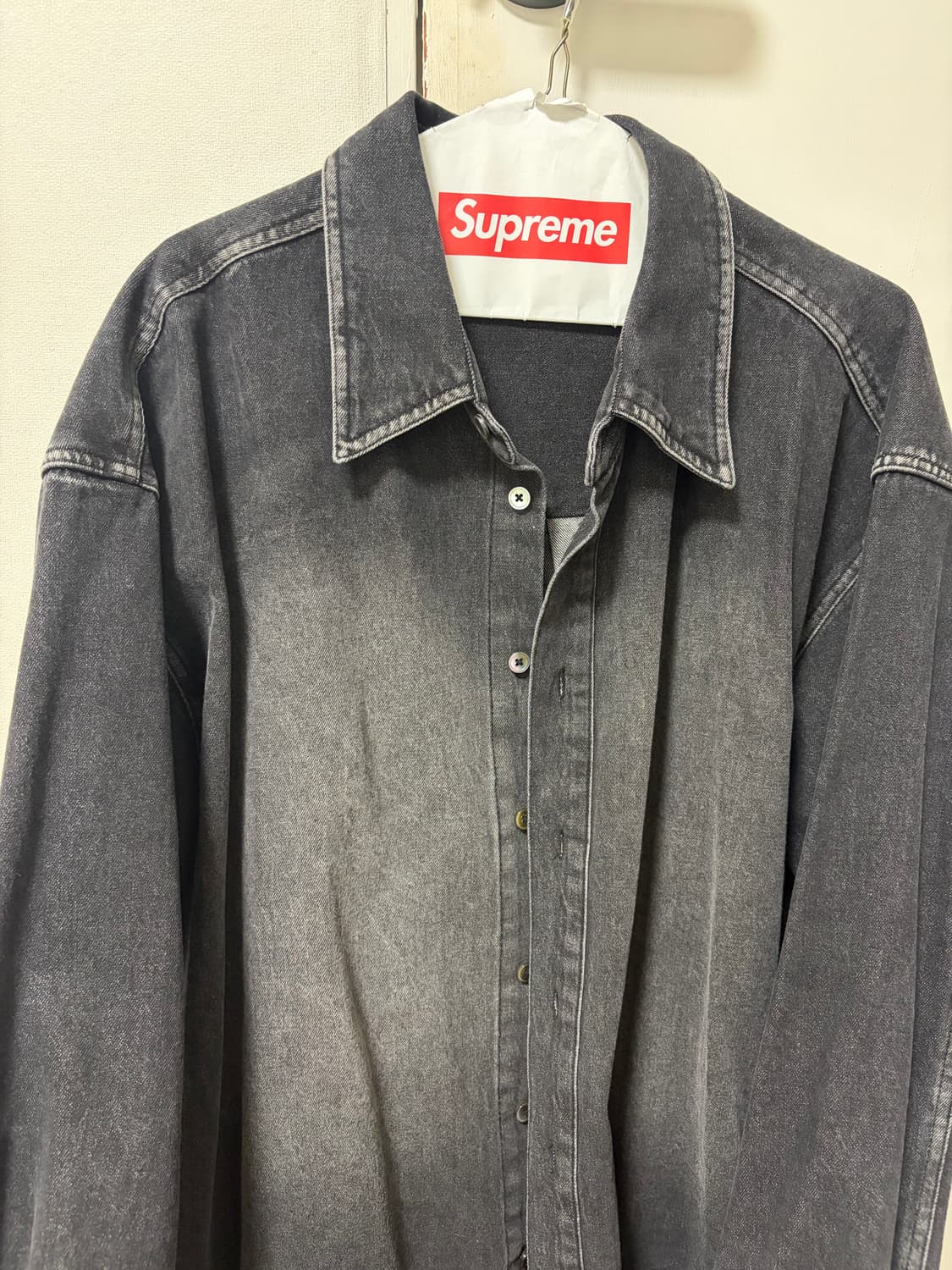 XL)쿠어 페이디드 심 워싱 데님 셔츠 블랙 상품이미지2