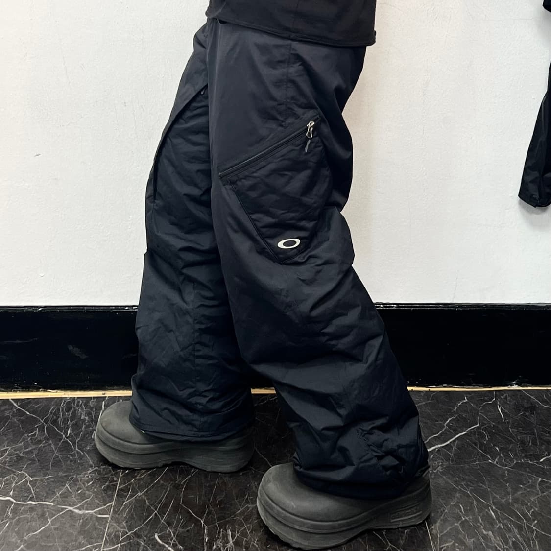 오클리 아이콘 로고 테크니컬 와이드 패디드 스키팬츠 상품이미지1