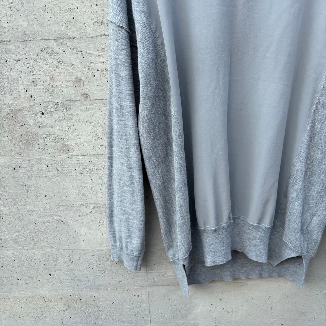 DKNY 그레이 스플릿 햄라인 니트 스웨터 상품이미지3