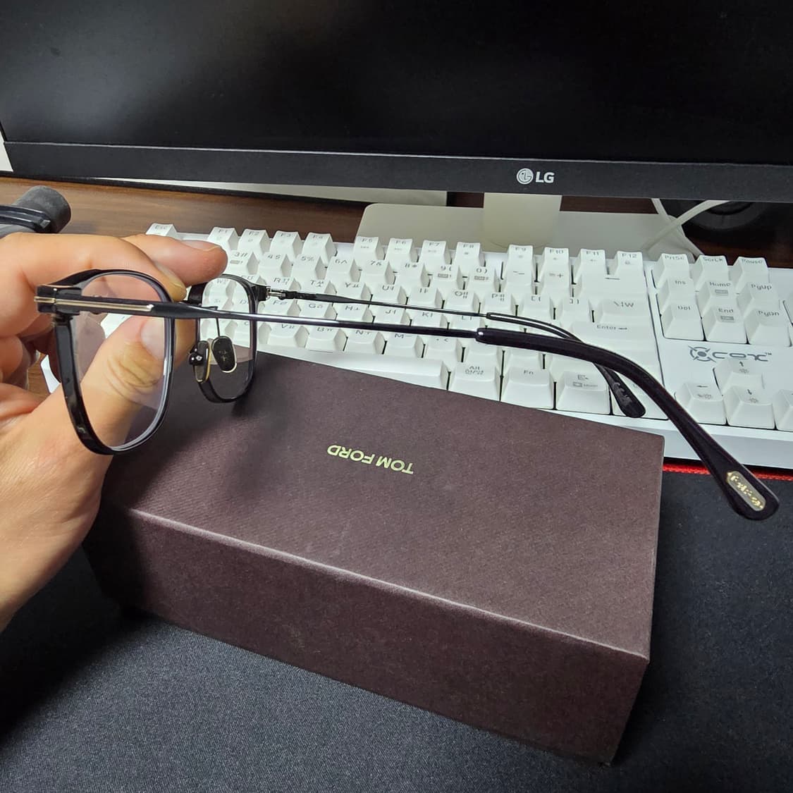 톰포드 안경테(풀구성) 상품이미지3