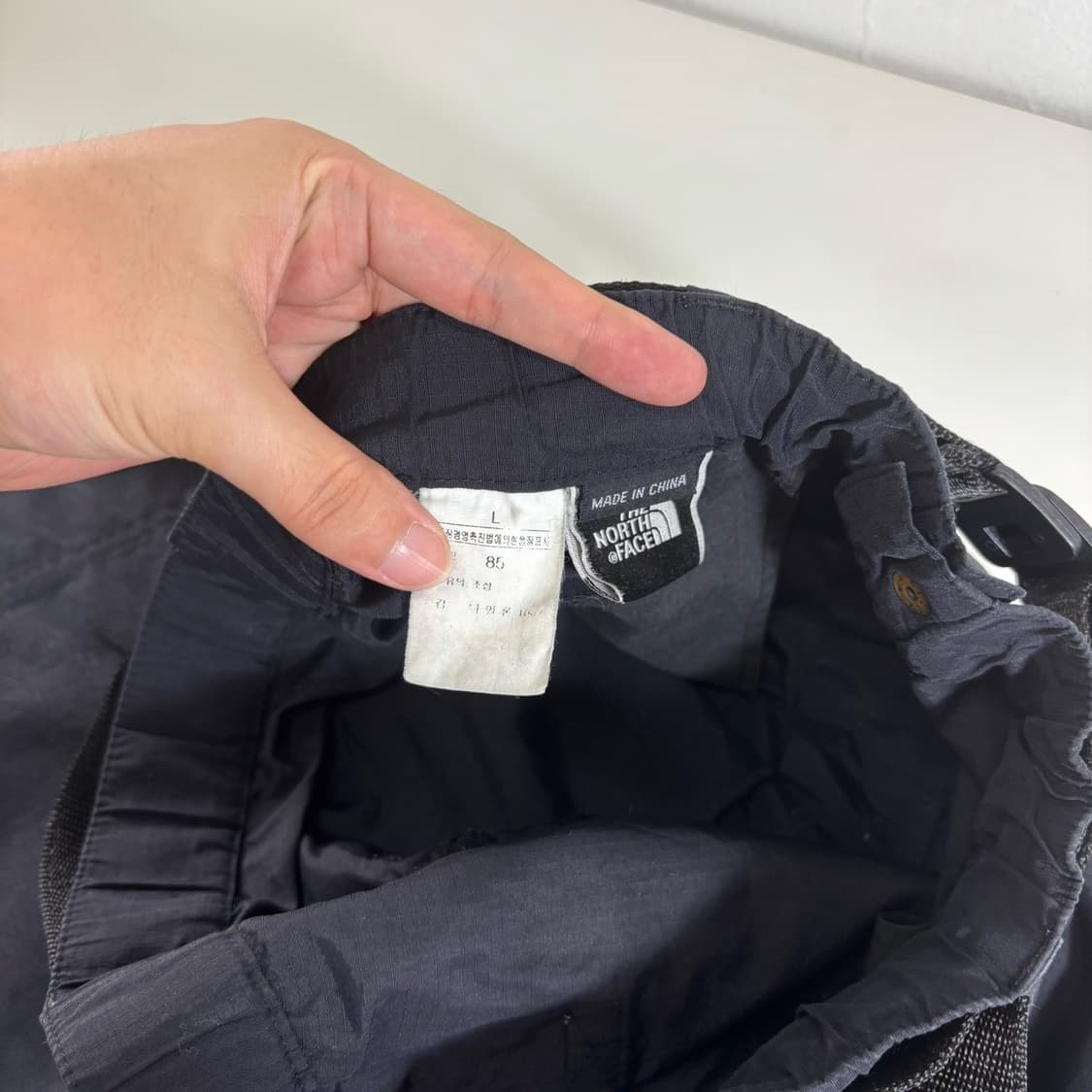 L 노스페이스 블랙 기본로고 자크디테일 나일론 등산반바지 상품이미지3