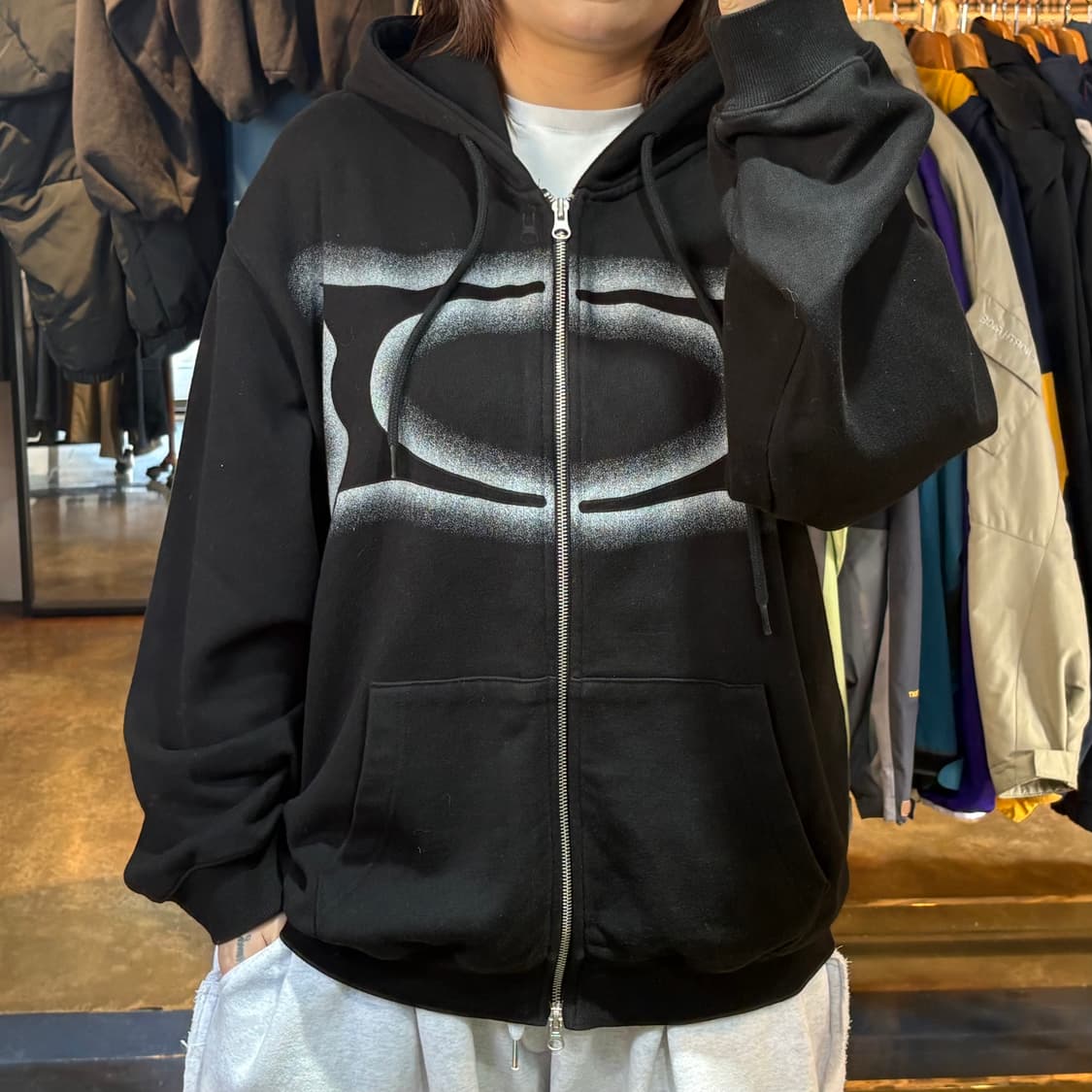 크리틱 블랙 투웨이 후디집업 상품이미지1