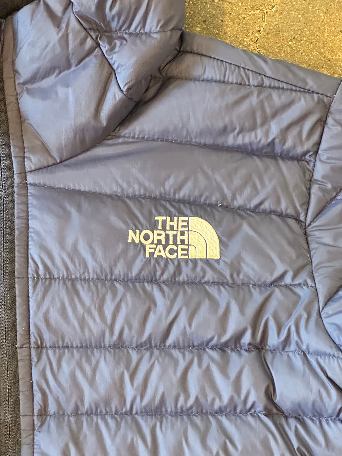 노스페이스 후드 경량패딩 네이비 S 상품이미지3