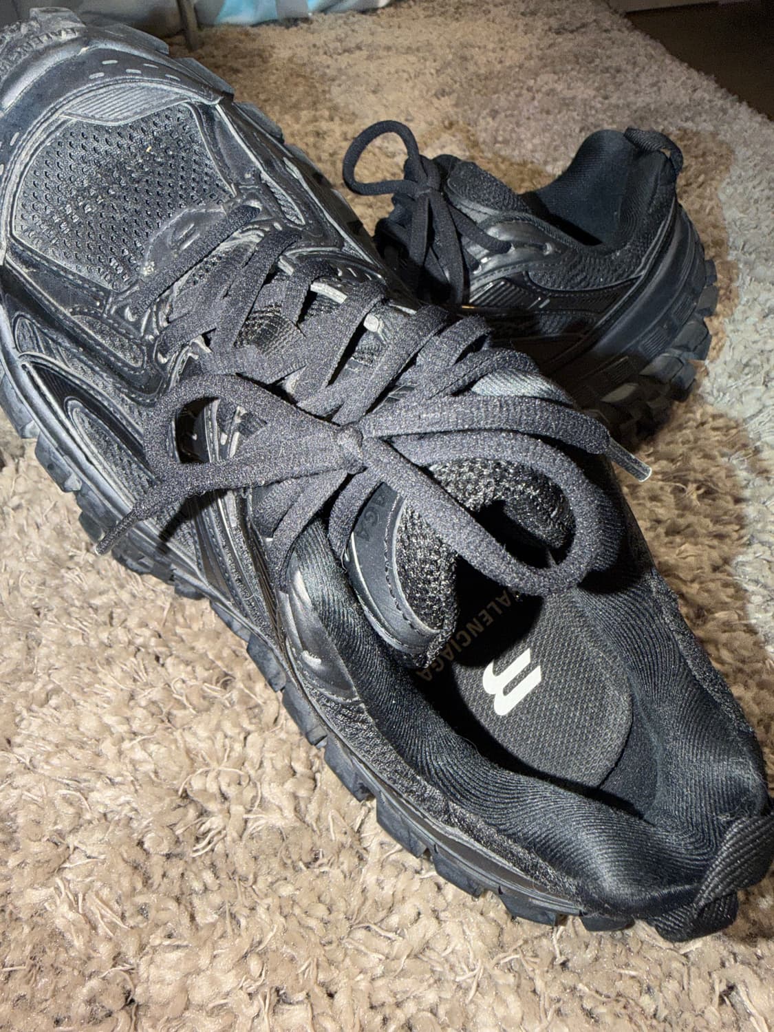 발렌시아가 디펜더 블랙 41 거의새제품 상품이미지2