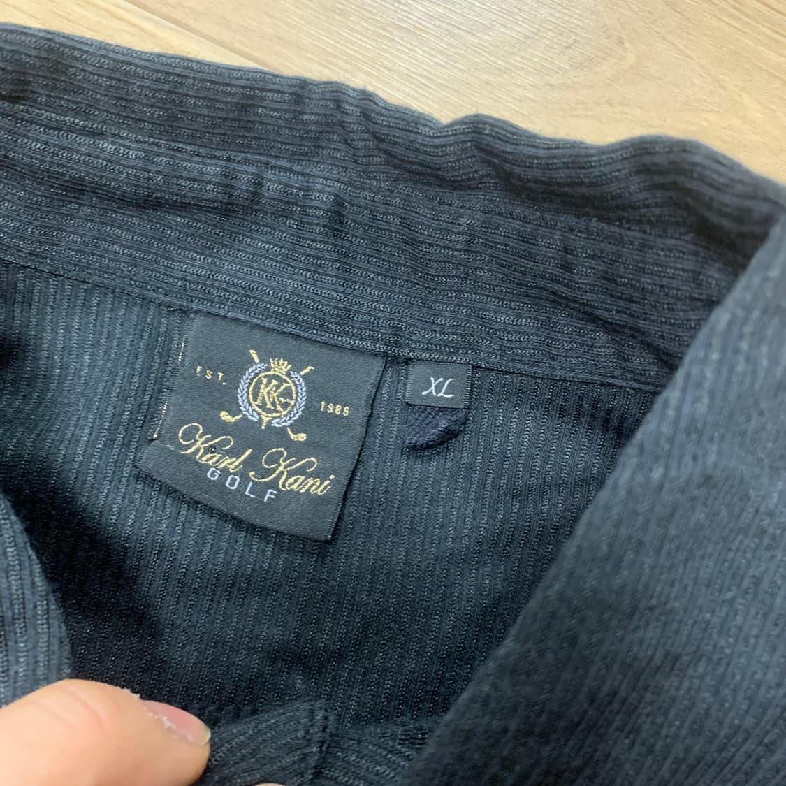 XL)Karl Kani Golf 빅 로고 자수 골지 텍스처 카라티 상품이미지3