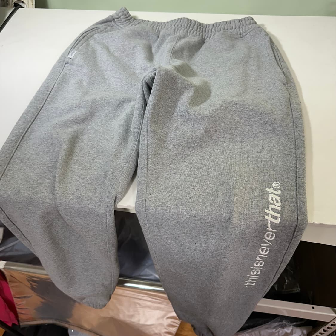 M 디스이즈네버댓 디네댓 그레이 자수로고 밴딩 스웻팬츠 상품이미지2