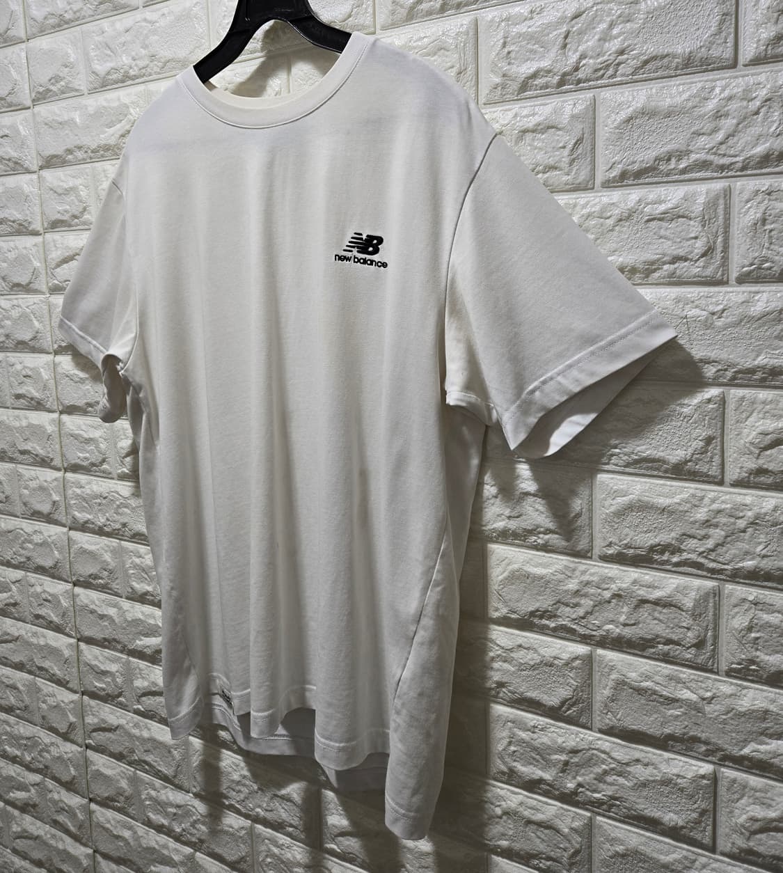 뉴발란스 에센셜 스몰 자수로고 반팔티 100 상품이미지3