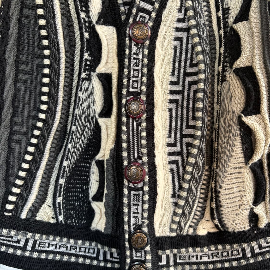 Emaroo 쿠지 스타일 케이블 니트 베스트 상품이미지3