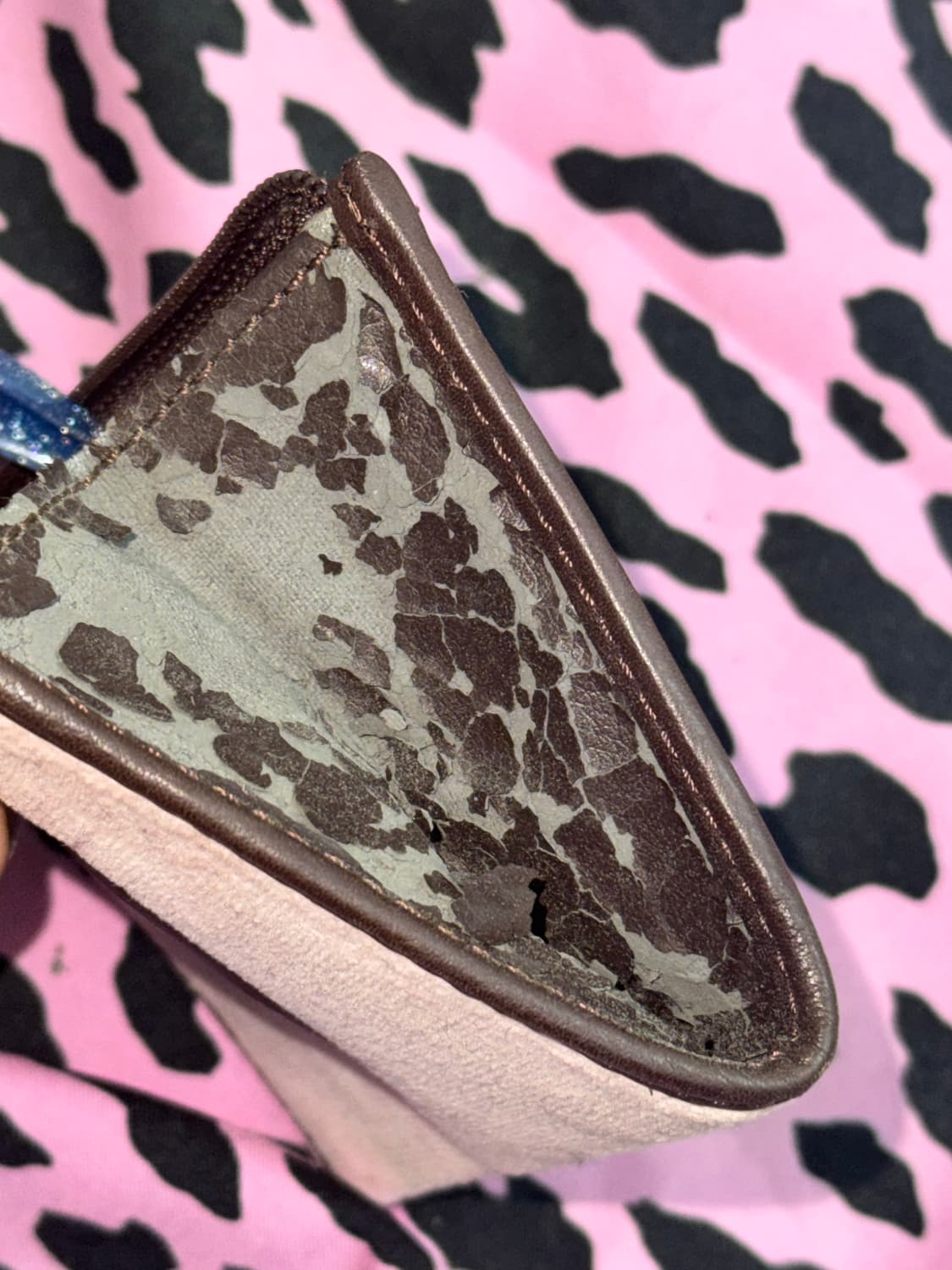 쥬시꾸뛰르 하치깔 핑크 큐빅 로고자수 디테일 카드지갑 상품이미지5