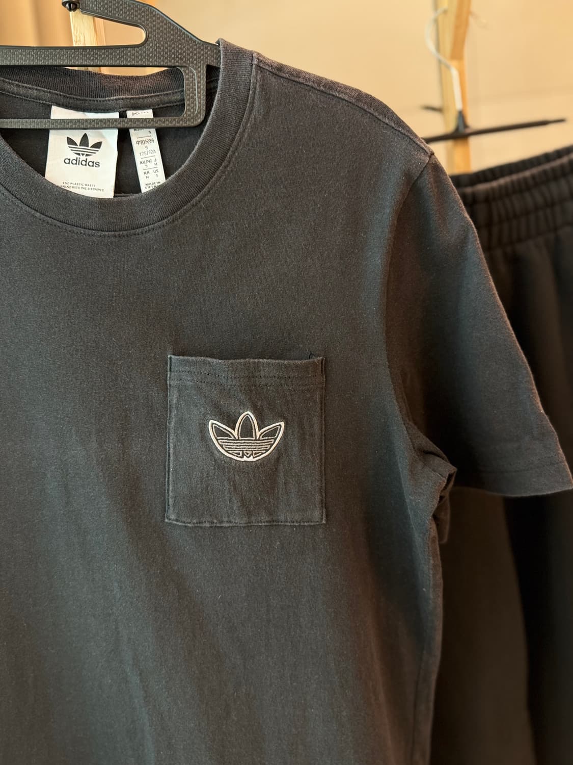 아디다스 블랙반팔티 상품이미지3