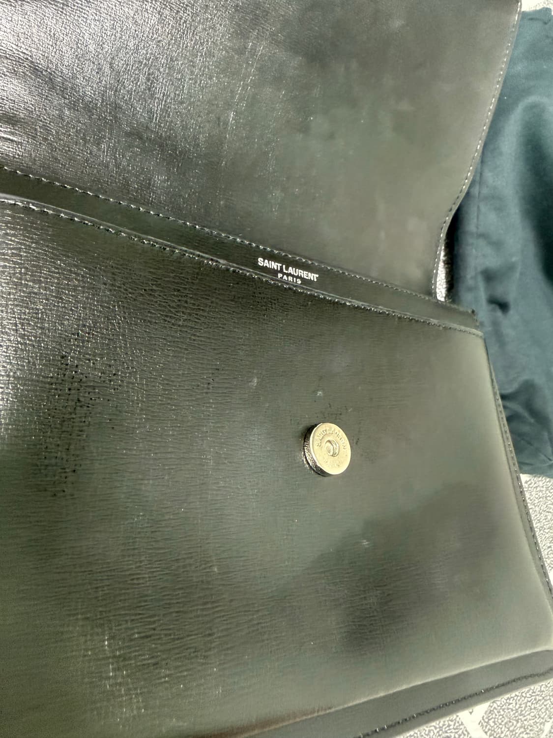 생로랑 스무스 레더 실버 모노그램 선셋 미디움백 블랙 상품이미지7