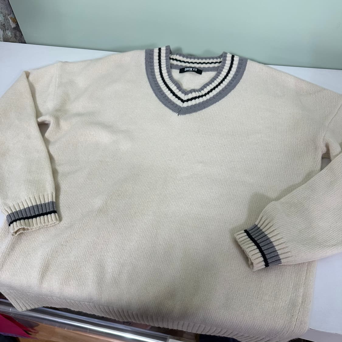 XL 드로우핏 아이보리 브이넥니트 상품이미지1