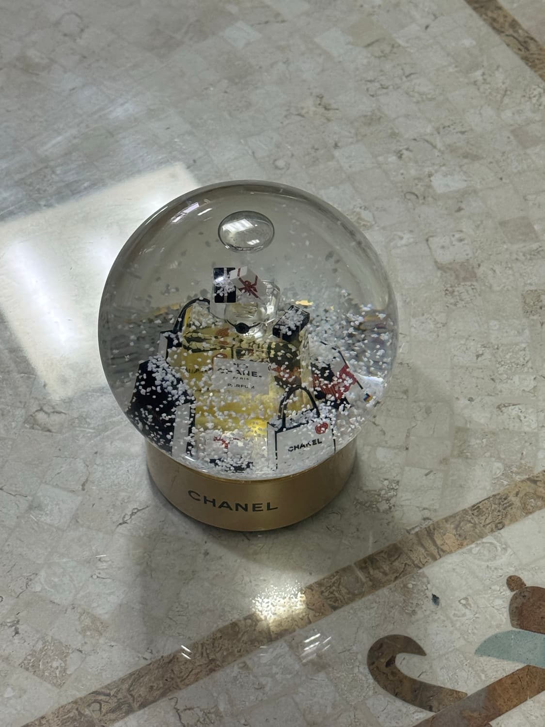 샤넬 홀리데이 스노우볼 새상품 상품이미지3