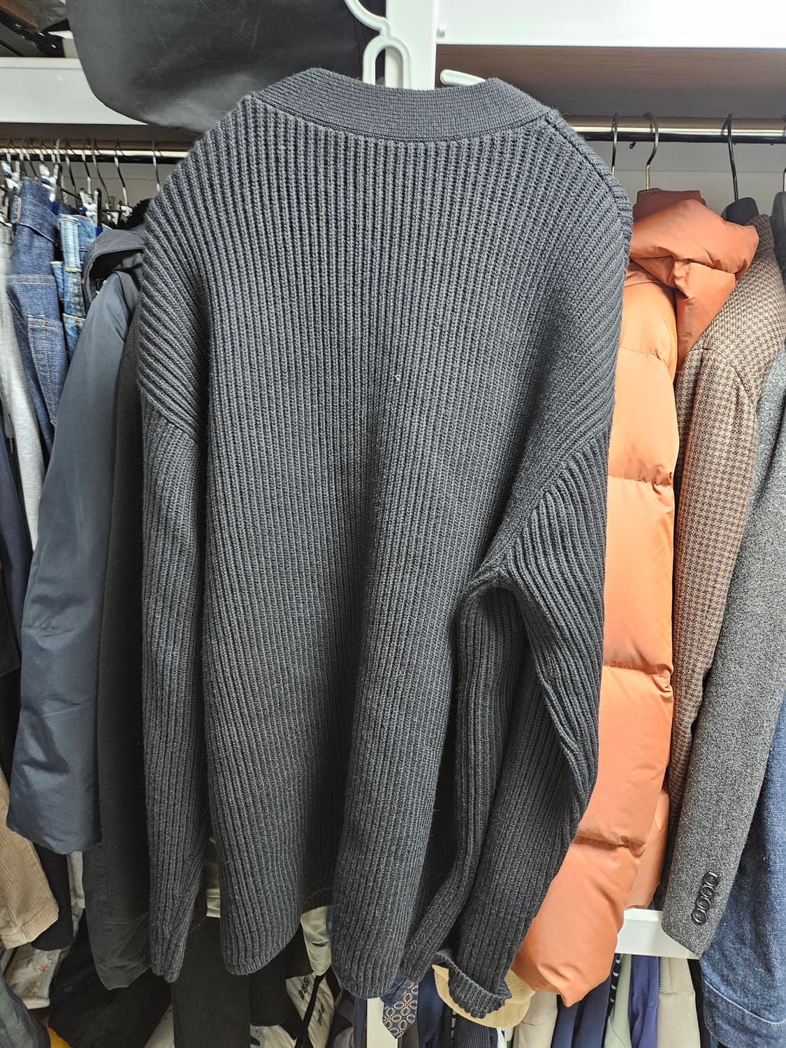 띠어리 가디건 XL판매 합니다. 상품이미지2