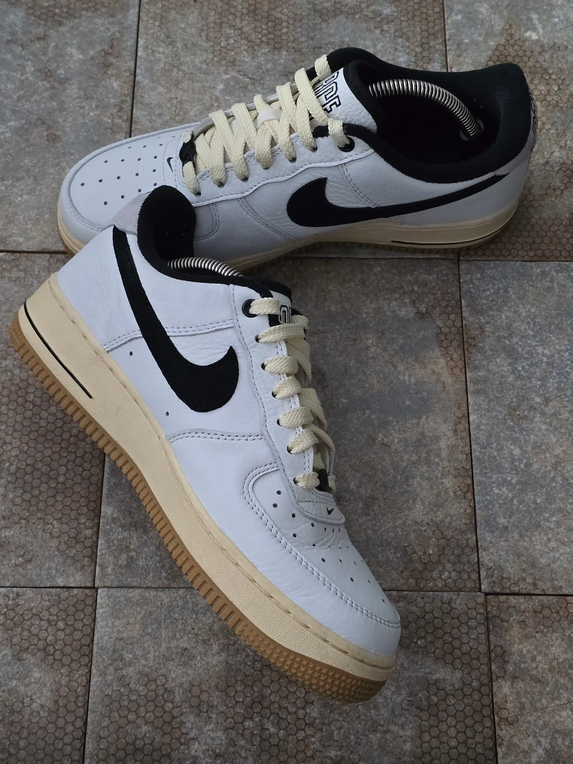 (250)나이키 에어 포스 1 07 lx 블랙 앤 서밋 화이트 상품이미지4