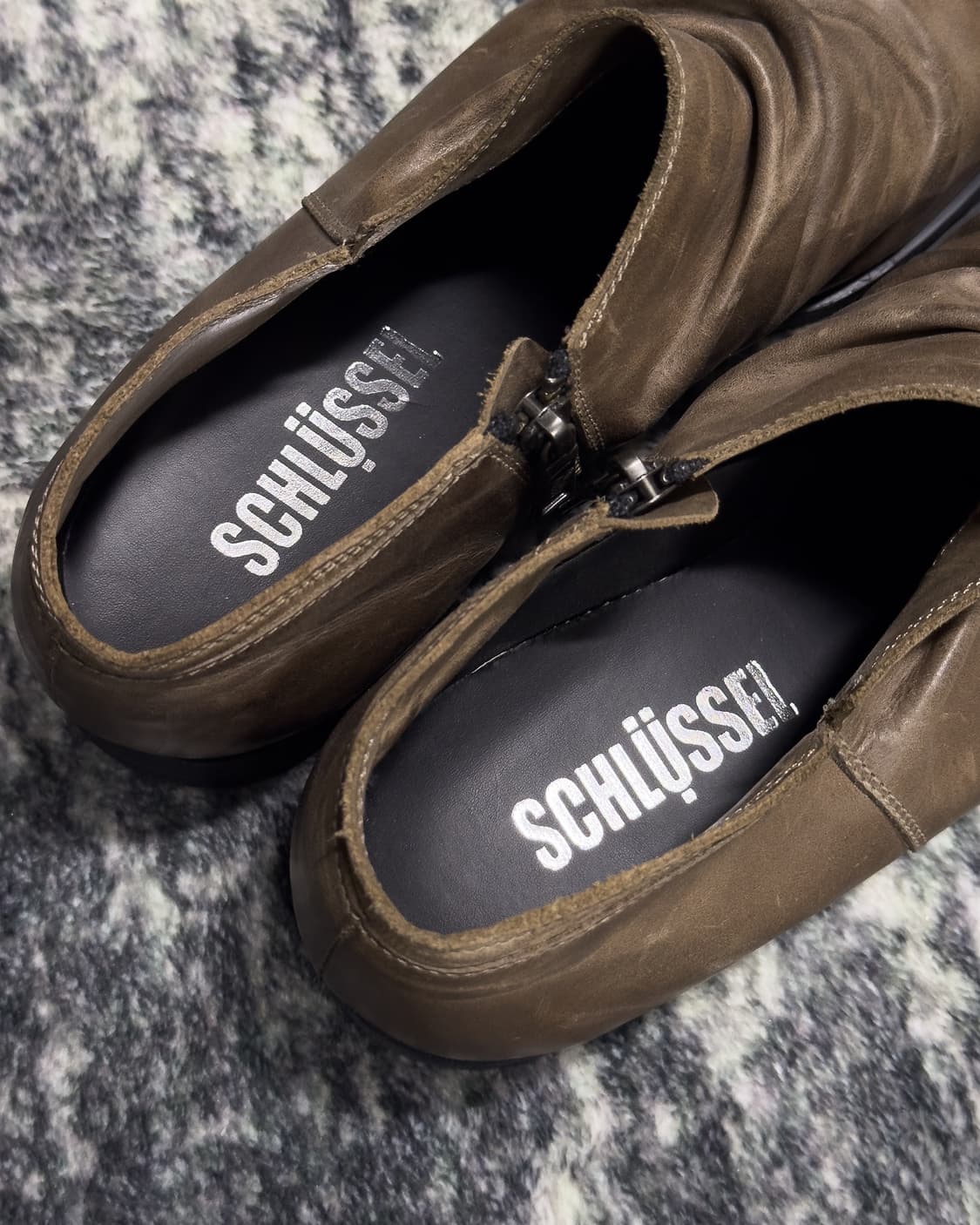 {SCHLUSSEL} Drape Side-Zip Loafer 상품이미지9