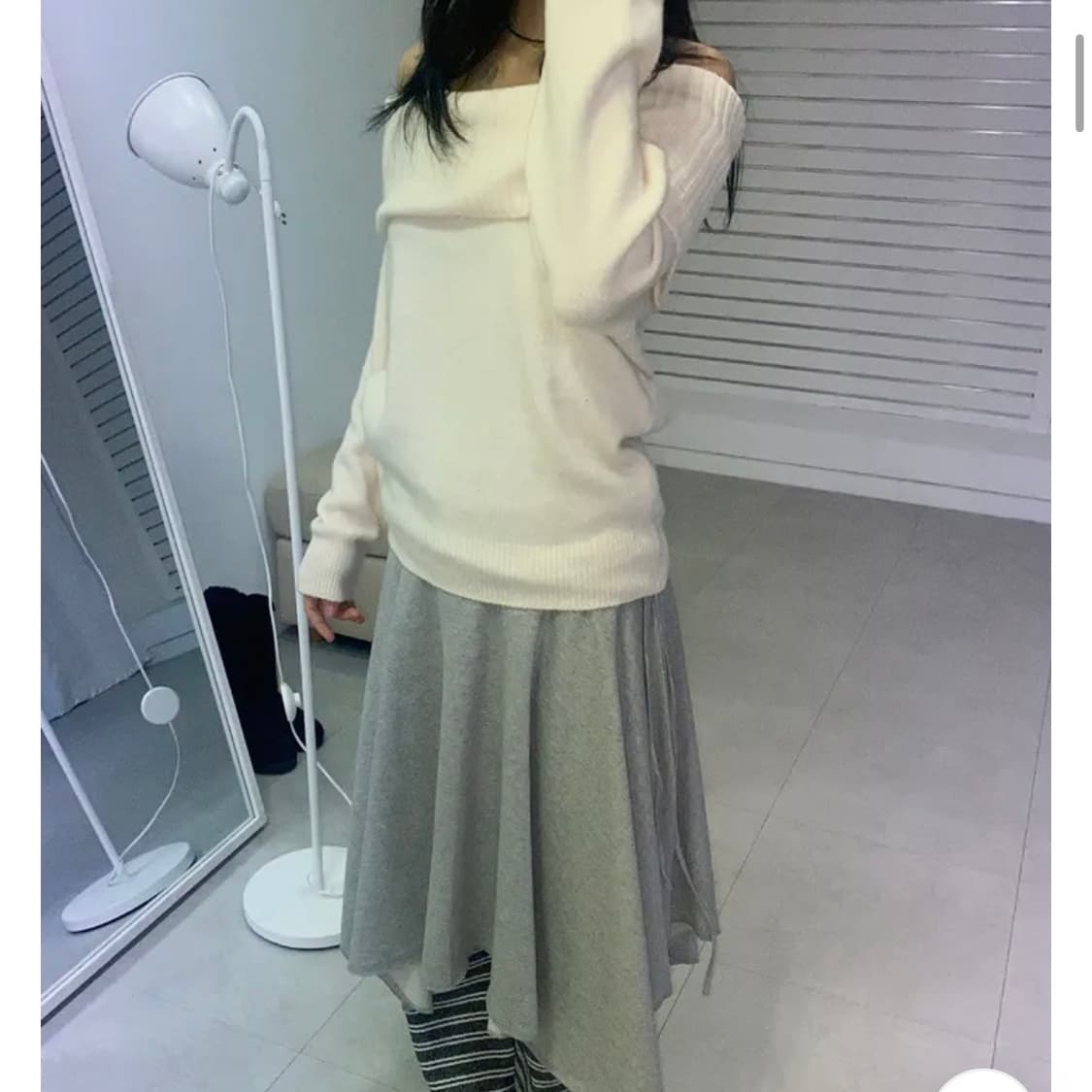 이즈이즈 Hug off-shouler knit 아이보리 상품이미지2