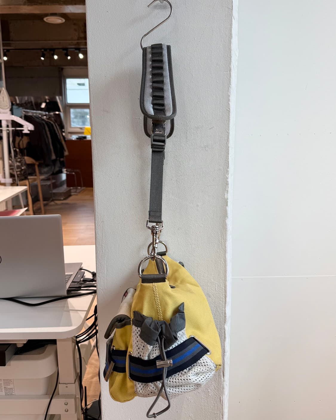 프라다 2000s 옐로우 테크니컬 버클 크로스백  상품이미지4