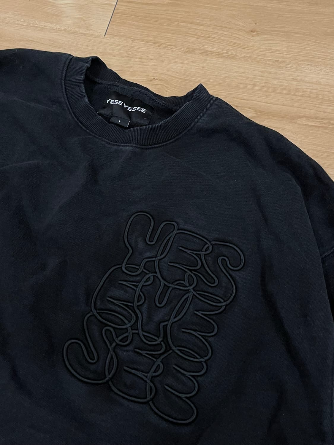 YESEYESEE 예스아이씨 스웻셔츠 블랙 상품이미지2