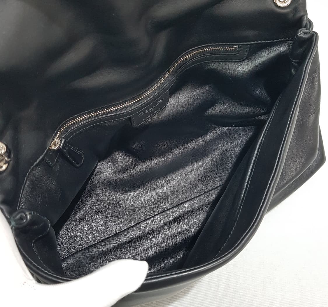 디올 D링 블랙 레더 숄더백 상품이미지10