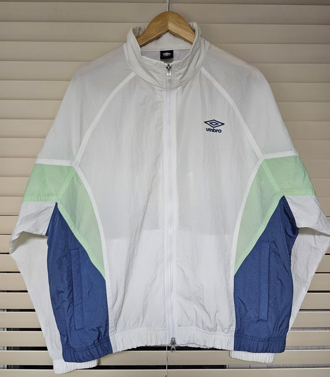 엄브로 딜라이트 스탠넥 웜업자켓 바람막이 L 상품이미지1