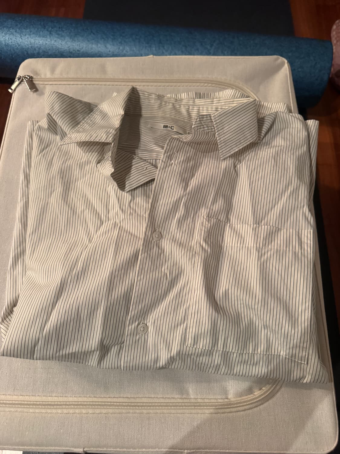 유니클로 브로드클로스오버사이즈셔츠 s사이즈 상품이미지2