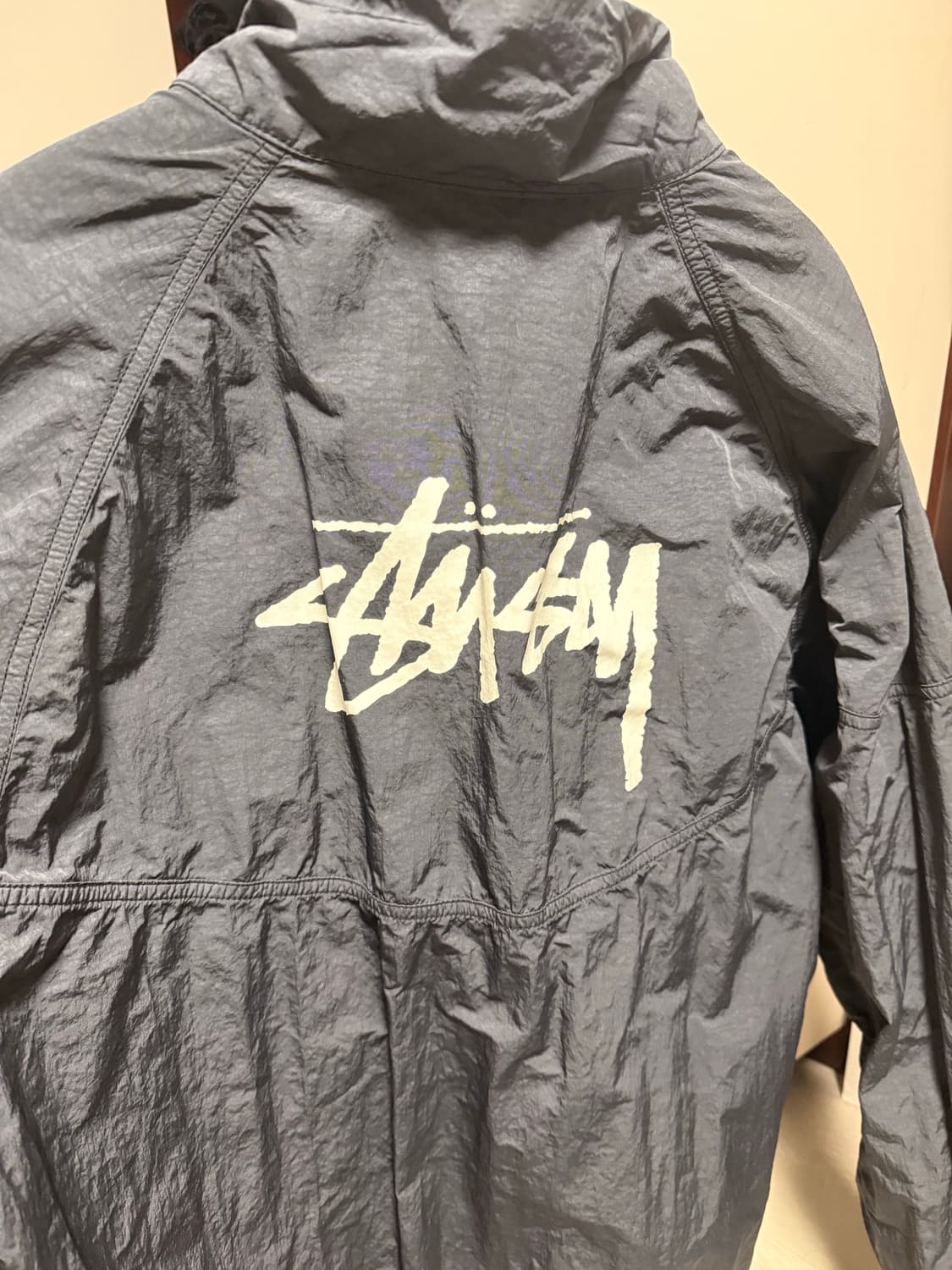 나이키 스투시 윈드러너 느와르 l 상품이미지3