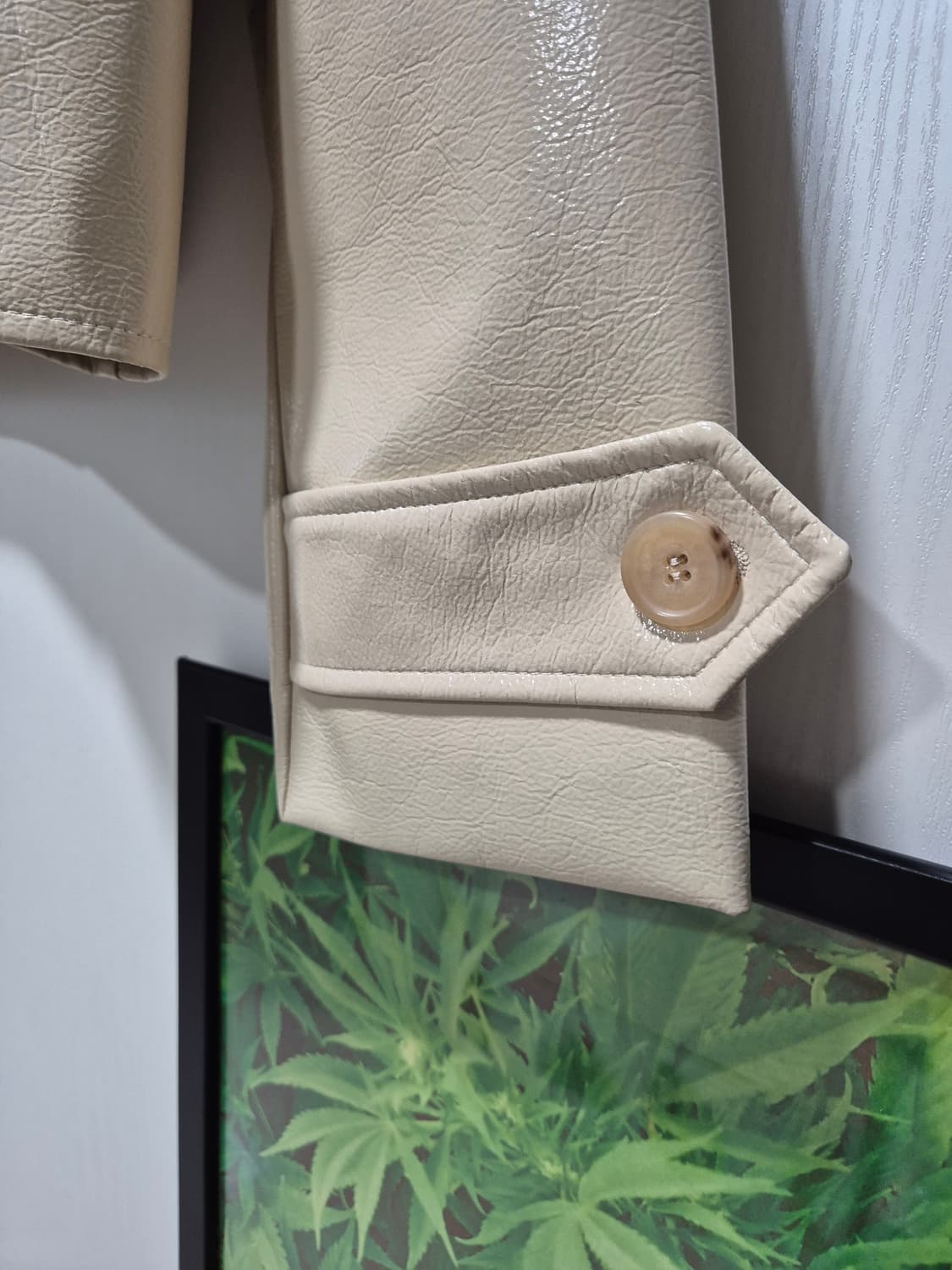 (새상품)아이보리 크롭 광택 레더자켓 상품이미지5