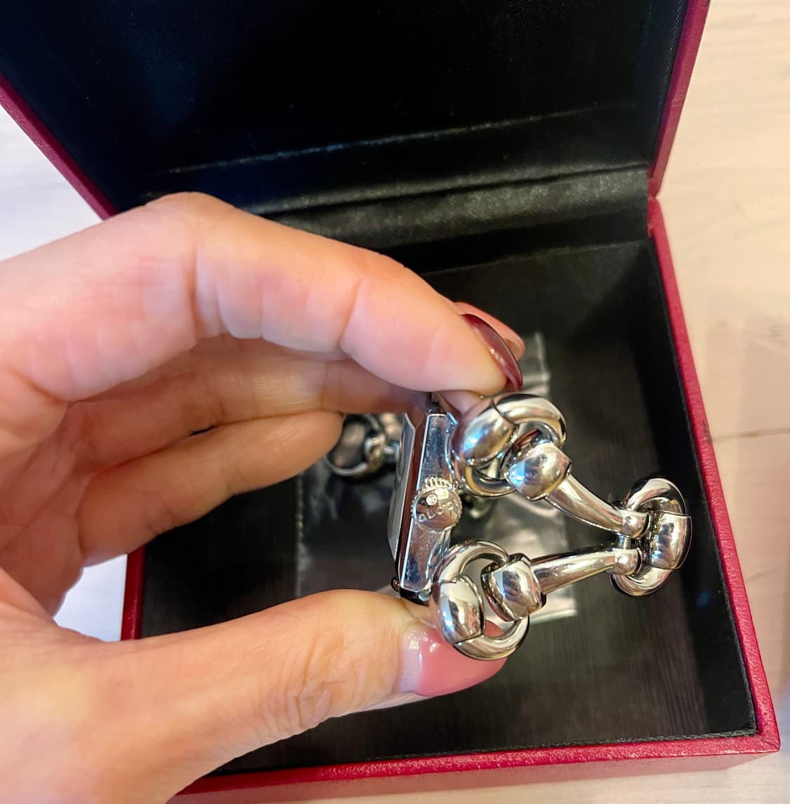 Gucci 구찌 시뇨리아 홀스빗 뱅글 시계 상품이미지4